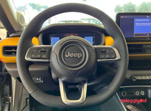 Noleggio JEEP AVENGER NO SCORING