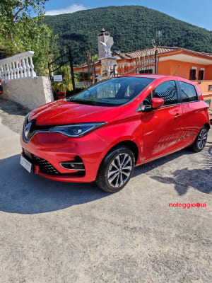 Noleggio Renault Zoe a Riscatto per Segnalati CRIF