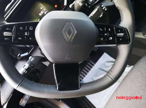 Noleggio RENAULT CLIO NO SCORING
