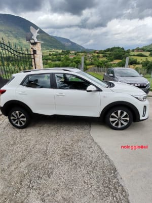 Noleggio LA TUA NUOVA KIA STONIC SENZA SEGNALAZIONI O CONTROLLI BANCARI!