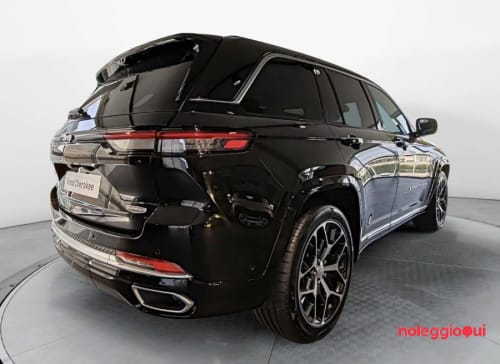 Noleggio Jeep Grand cherokee Overland