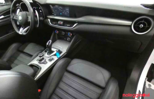 Noleggio ALFA ROMEO STELVIO NOLEGGIO NO SCORING