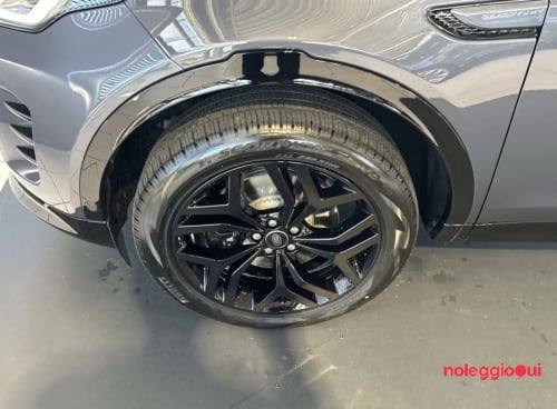 Noleggio LAMD ROVER DISCOVERY SPORT NOLEGGIO NO ESCORING